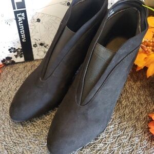 Laundry By Shelli Segal Black Suede V-Front Slip-On Ankle Booties
